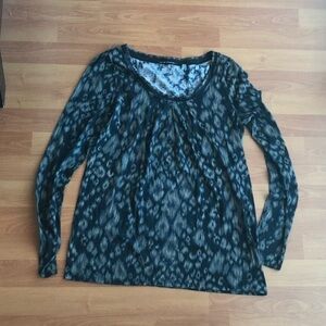 Elie Tahari Scoop Neck Top Long Sleeve Animal Print